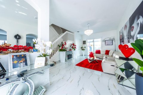 House in Homestead, Florida 5 bedrooms, 237.09 sq.m. № 1889407 - photo 10