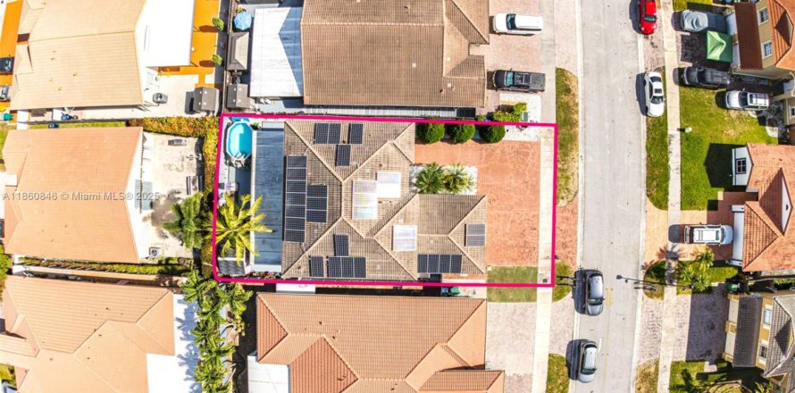 House in Homestead, Florida 5 bedrooms, 237.09 sq.m. № 1889407