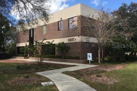 Commercial property in Tampa, Florida 648.36 sq.m. № 2360881