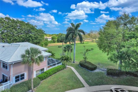 Townhouse in West Palm Beach, Florida 2 bedrooms, 125.42 sq.m. № 1994919 - photo 2