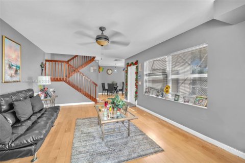 Townhouse in West Palm Beach, Florida 2 bedrooms, 125.42 sq.m. № 1994919 - photo 11