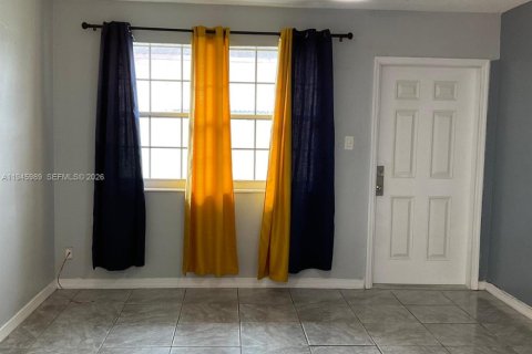 Apartamento en alquiler en Dania Beach, Florida, 2 dormitorios, 146.32 m2 № 2003035 - foto 4