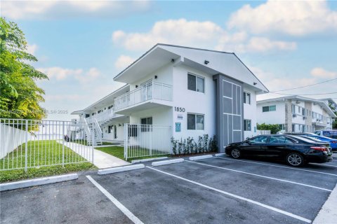 Appartement à louer à North Bay Village, Floride: 2 chambres, 92.9 m2 № 1955045 - photo 2