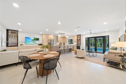 Купить виллу или дом в Пальметто-Бей, Флорида 3 спальни, 145.48м2, № 1996413 - фото 2