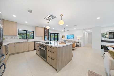 Купить виллу или дом в Пальметто-Бей, Флорида 3 спальни, 145.48м2, № 1996413 - фото 6