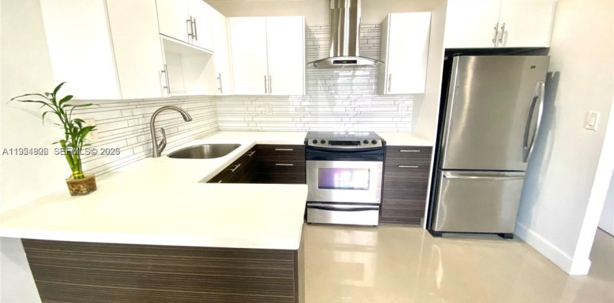 Apartamento en Hollywood, Florida 1 dormitorio, 45.52 m2 № 2009558