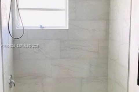 Apartamento en alquiler en Hollywood, Florida, 1 dormitorio, 45.52 m2 № 2009558 - foto 9