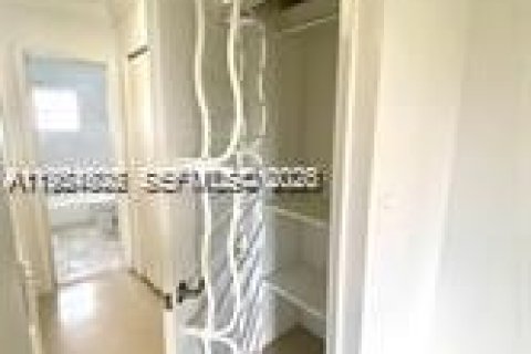 Apartamento en alquiler en Hollywood, Florida, 1 dormitorio, 45.52 m2 № 2009558 - foto 5