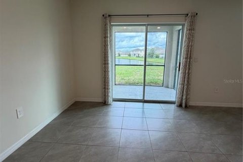 Villa ou maison à louer à Bradenton, Floride: 5 chambres, 242.01 m2 № 2396983 - photo 13