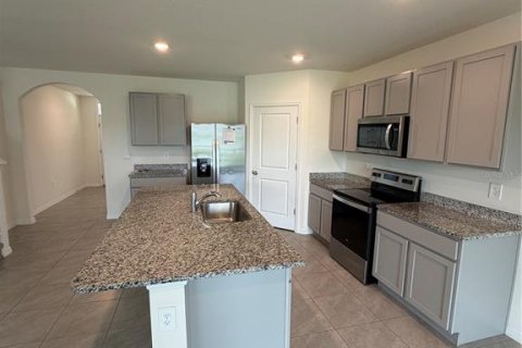 Villa ou maison à louer à Bradenton, Floride: 5 chambres, 242.01 m2 № 2396983 - photo 9