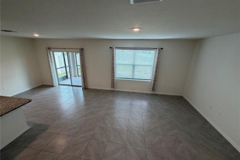 Villa ou maison à louer à Bradenton, Floride: 5 chambres, 242.01 m2 № 2396983 - photo 12