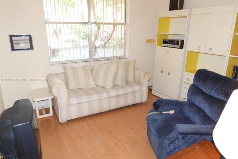 Condominio en venta en Margate, Florida, 2 dormitorios, 102.19 m2 № 1849072 - foto 20