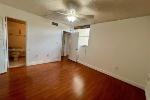 Купить кондоминиум в Майами, Флорида 3 спальни, 100.89м2, № 1954132 - фото 10