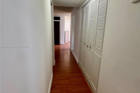 Купить кондоминиум в Майами, Флорида 3 спальни, 100.89м2, № 1954132 - фото 9