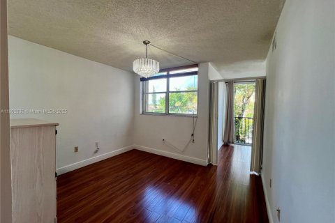 Купить кондоминиум в Майами, Флорида 3 спальни, 100.89м2, № 1954132 - фото 3