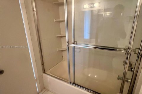 Купить кондоминиум в Майами, Флорида 3 спальни, 100.89м2, № 1954132 - фото 13