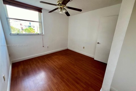 Купить кондоминиум в Майами, Флорида 3 спальни, 100.89м2, № 1954132 - фото 19