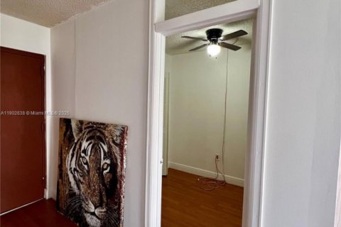 Купить кондоминиум в Майами, Флорида 3 спальни, 100.89м2, № 1954132 - фото 15