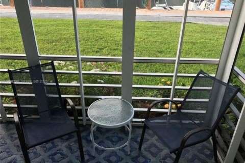 Снять в аренду кондоминиум в Норт-Майами-Бич, Флорида 2 спальни, 103.12м2, № 1982176 - фото 8