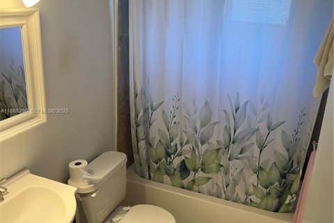 Снять в аренду кондоминиум в Норт-Майами-Бич, Флорида 2 спальни, 103.12м2, № 1982176 - фото 17