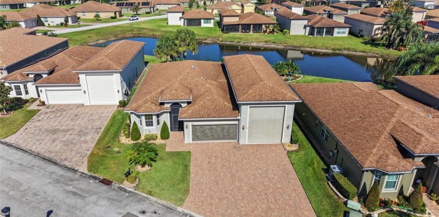 Villa ou maison à Lake Wales, Floride 2 chambres, 163.79 m2 № 2437401