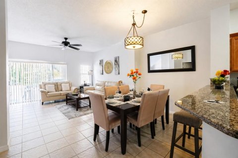 Townhouse in Kissimmee, Florida 3 bedrooms, 119.47 sq.m. № 2099239 - photo 9