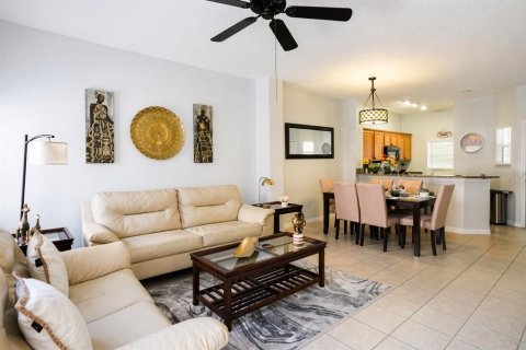 Townhouse in Kissimmee, Florida 3 bedrooms, 119.47 sq.m. № 2099239 - photo 10