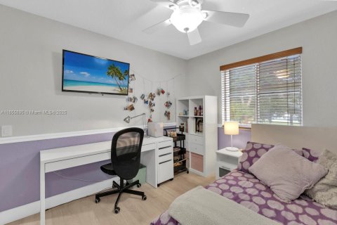 House in Weston, Florida 5 bedrooms, 208.1 sq.m. № 1878832 - photo 24