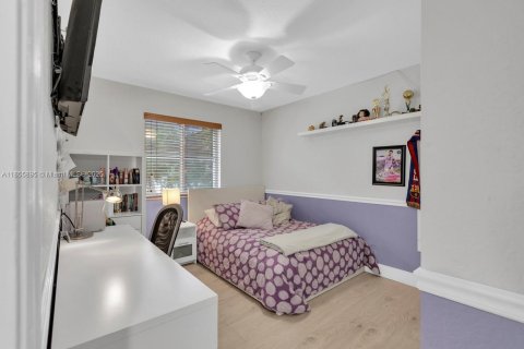 House in Weston, Florida 5 bedrooms, 208.1 sq.m. № 1878832 - photo 23