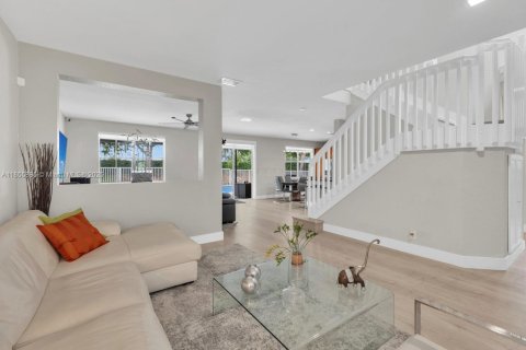House in Weston, Florida 5 bedrooms, 208.1 sq.m. № 1878832 - photo 9