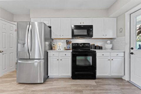 Casa en venta en Tampa, Florida, 3 dormitorios, 137.12 m2 № 1677530 - foto 12