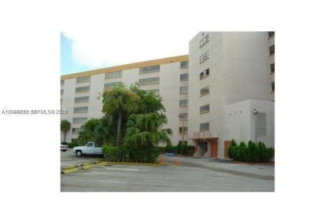 Кондоминиум с 1 спальней в Майами, Флорида № 2050629