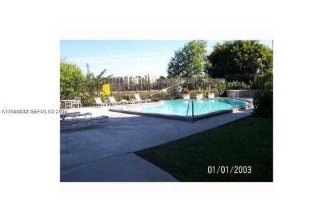 Купить кондоминиум в Майами, Флорида 1 спальня, 75.53м2, № 2050629 - фото 11