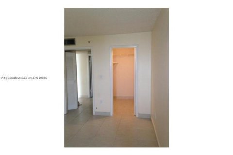 Купить кондоминиум в Майами, Флорида 1 спальня, 75.53м2, № 2050629 - фото 3