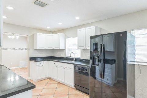 House in Boca Raton, Florida 3 bedrooms, 162.67 sq.m. № 1641163 - photo 7