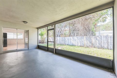 House in Boca Raton, Florida 3 bedrooms, 162.67 sq.m. № 1641163 - photo 13