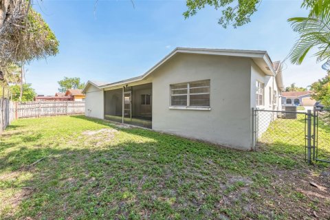 House in Boca Raton, Florida 3 bedrooms, 162.67 sq.m. № 1641163 - photo 14