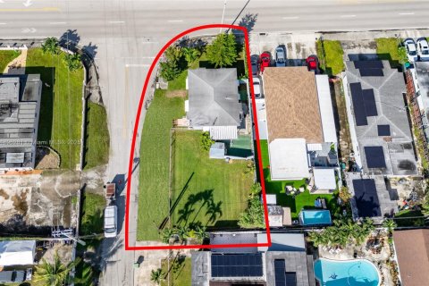 Villa ou maison à vendre à Miami, Floride: 2 chambres, 82.13 m2 № 1950434 - photo 6
