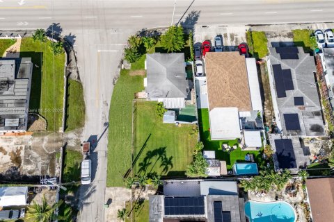 Villa ou maison à vendre à Miami, Floride: 2 chambres, 82.13 m2 № 1950434 - photo 5