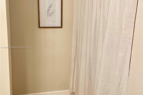 Condo in Palm Beach Gardens, Florida, 2 bedrooms № 1945200 - photo 8