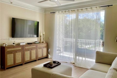 Condo in Palm Beach Gardens, Florida, 2 bedrooms № 1945200 - photo 5