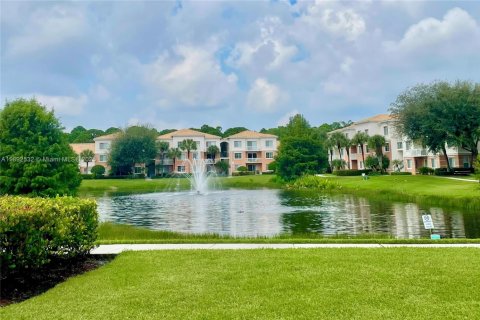 Condo in Palm Beach Gardens, Florida, 2 bedrooms № 1945200 - photo 11