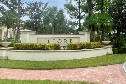 Condo in Palm Beach Gardens, Florida, 2 bedrooms № 1945200 - photo 2