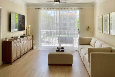 Condo in Palm Beach Gardens, Florida, 2 bedrooms № 1945200 - photo 1