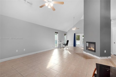 Casa en venta en Fort Myers, Florida, 3 dormitorios, 138.15 m2 № 1989444 - foto 9