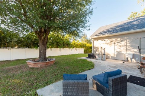 Casa en venta en Fort Myers, Florida, 3 dormitorios, 138.15 m2 № 1989444 - foto 25