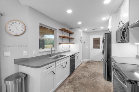 Casa en venta en Fort Myers, Florida, 3 dormitorios, 138.15 m2 № 1989444 - foto 12