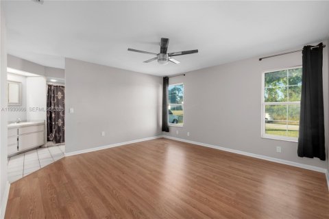 Casa en venta en Fort Myers, Florida, 3 dormitorios, 138.15 m2 № 1989444 - foto 18