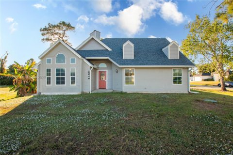 Casa en venta en Fort Myers, Florida, 3 dormitorios, 138.15 m2 № 1989444 - foto 2