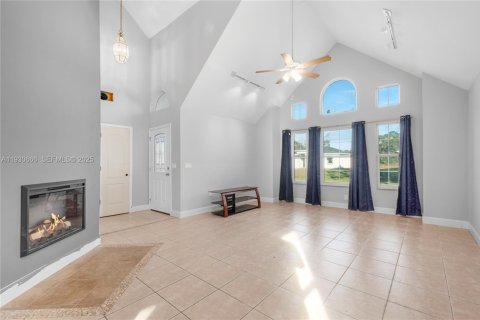 Casa en venta en Fort Myers, Florida, 3 dormitorios, 138.15 m2 № 1989444 - foto 7